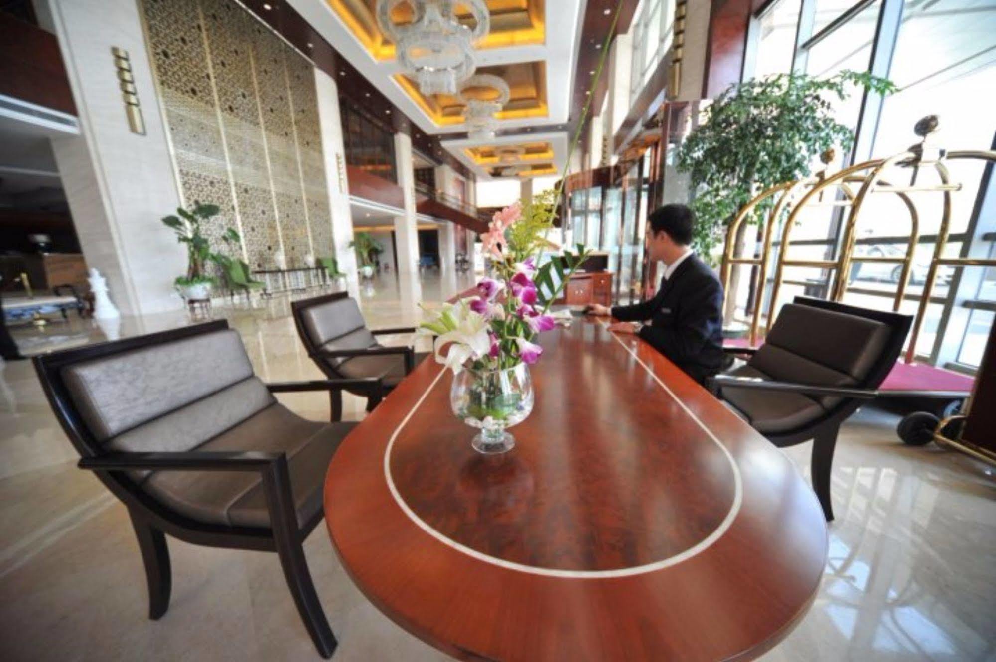 S&N Dalian Hotel المظهر الخارجي الصورة